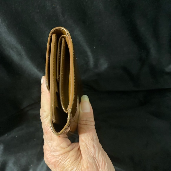 Louis Vuitton Brown Vernis Snap Wallet - Picture 5 of 10